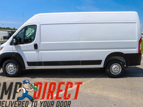 Used 2024 RAM ProMaster 2500 w/ Convenience Group FWD image 10
