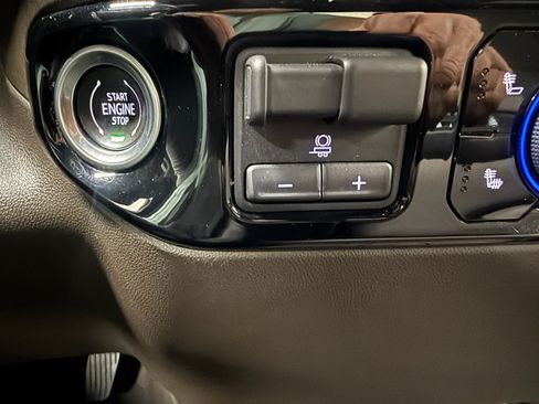 Certified 2023 Chevrolet Silverado 1500 LT image 35