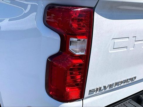 Used 2024 Chevrolet Silverado 2500 LT AWD/4WD image 32