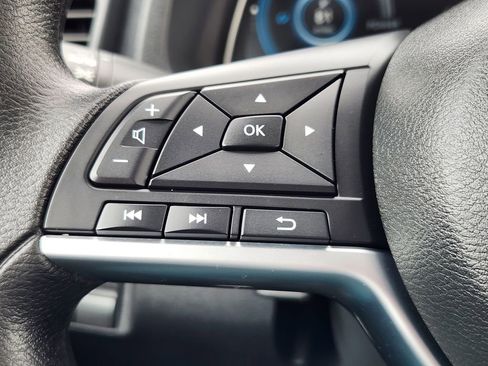 Certified 2025 Nissan Leaf S FWD image 21