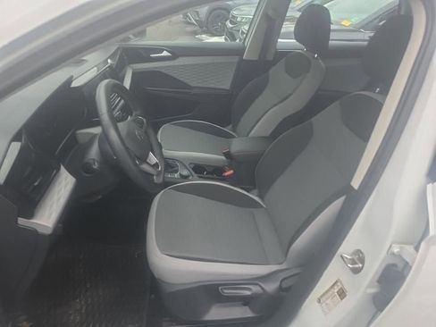 Used 2024 Volkswagen Taos S image 21