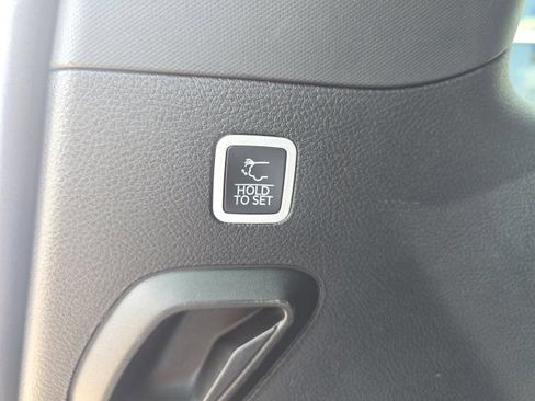Used 2025 Jeep Grand Wagoneer 4WD image 14