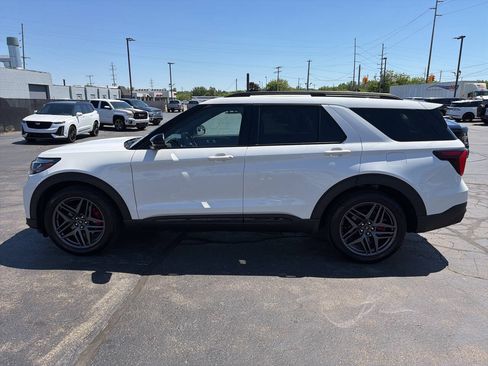 Used 2025 Ford Explorer ST AWD/4WD image 8