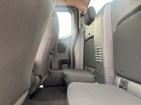 Used 2022 Nissan Frontier S w/ Technology Package RWD image 34