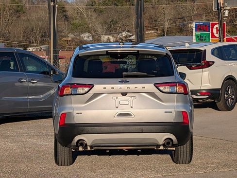 Used 2020 Ford Escape SE image 5