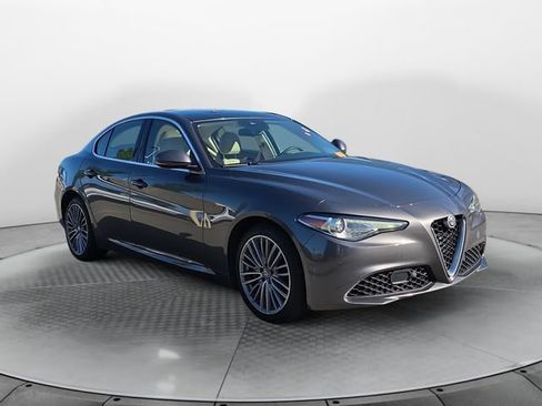 Used 2019 Alfa Romeo Giulia Ti w/ Quick Order Package 22X Lusso AWD/4WD image 7