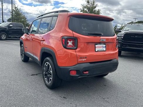 Used 2016 Jeep Renegade Trailhawk w/ Premium Trailhawk Package image 6