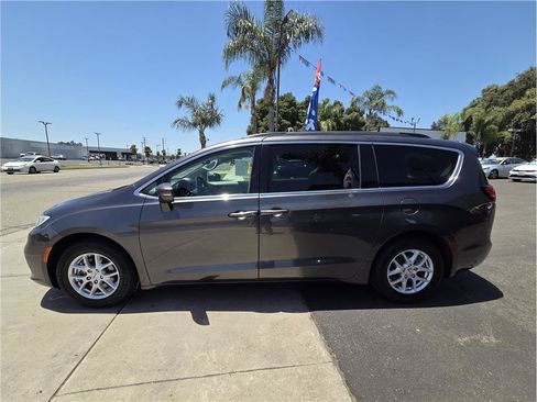 Used 2022 Chrysler Pacifica Touring-L FWD image 8