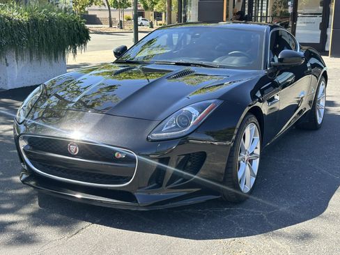 Used 2015 Jaguar F-TYPE S RWD image 4