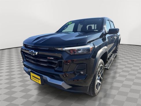 Used 2024 Chevrolet Colorado Z71 w/ Z71 Convenience Package 2 AWD/4WD image 8
