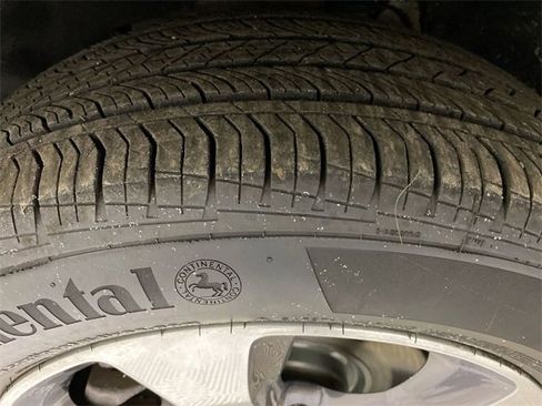 Used 2020 Jeep Cherokee Limited image 23