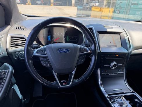 Used 2019 Ford Edge ST w/ Equipment Group 401A image 5