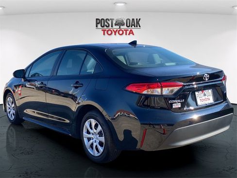 Used 2025 Toyota Corolla LE image 5