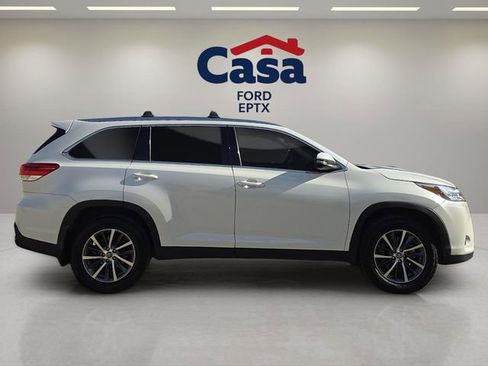 Used 2019 Toyota Highlander XLE image 2