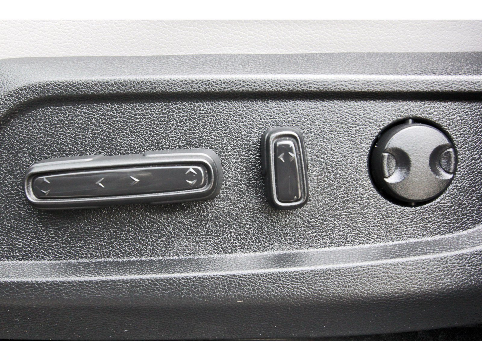 Used 2025 Honda Pilot EX-L image 34