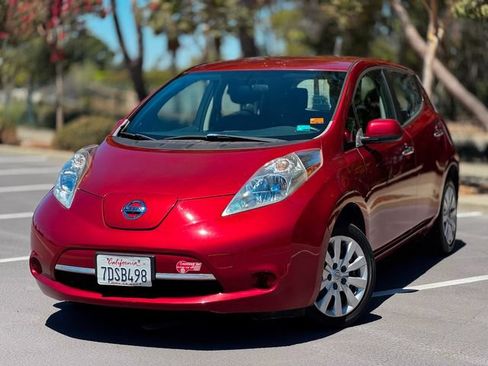 Used 2013 Nissan Leaf S w/ Charger Pkg FWD image 6