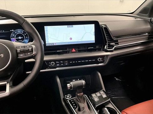 Used 2024 Kia Sportage SX image 6