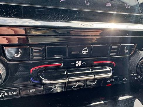 Used 2023 Jeep Grand Cherokee Altitude image 10