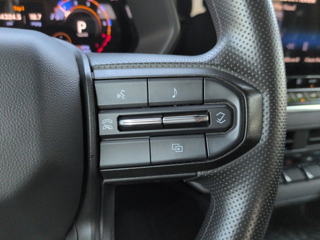 Used 2024 Chevrolet Colorado Trail Boss w/ Advanced Trailering Package AWD/4WD image 23