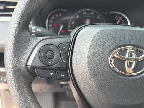 Used 2023 Toyota RAV4 LE AWD/4WD image 29