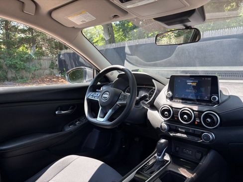 Used 2025 Nissan Sentra SV FWD image 32