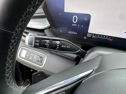 Used 2025 Buick Enclave Preferred image 26