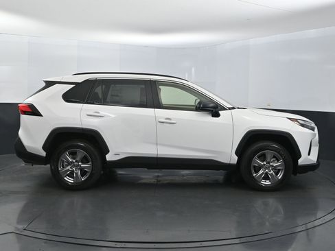 Used 2025 Toyota RAV4 LE image 6
