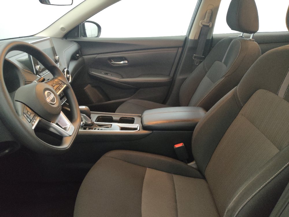 Used 2025 Nissan Sentra SV FWD image 17