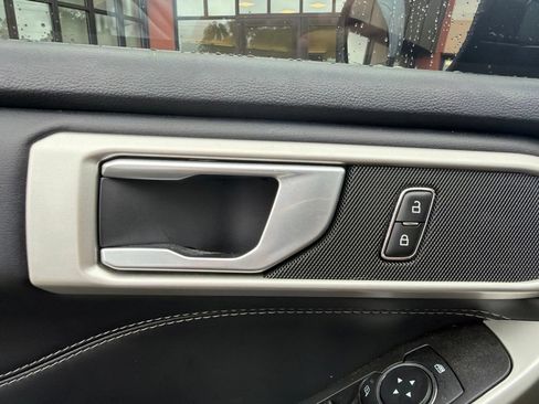 Used 2023 Ford Explorer XLT w/ Equipment Group 202A AWD/4WD image 34