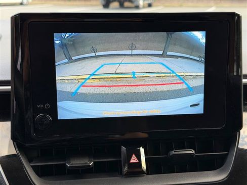 Used 2025 Toyota Corolla LE FWD image 40