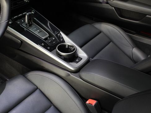 Used 2022 Porsche 911 Carrera image 34