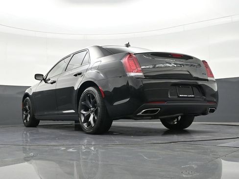 Used 2023 Chrysler 300 Touring w/ Sport Appearance Package image 27