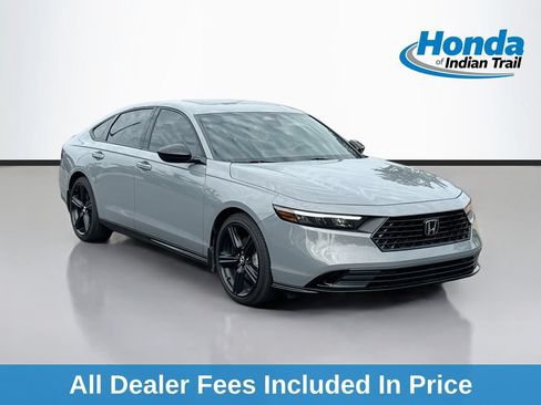 Used 2025 Honda Accord Sport image 1