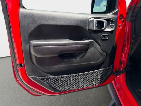 Used 2018 Jeep Wrangler Unlimited Sport S AWD/4WD image 16