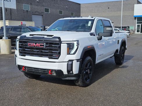 Used 2024 GMC Sierra 2500 AT4 w/ Technology Package AWD/4WD image 8
