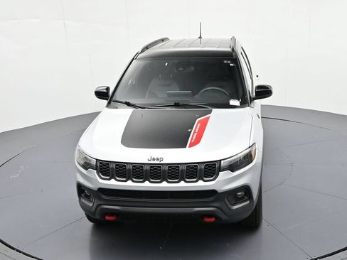 Used 2025 Jeep Compass Trailhawk AWD/4WD image 22