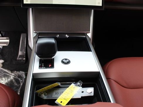 New 2026 Land Rover Range Rover SV image 13