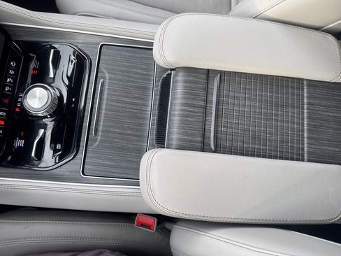 Used 2023 Jeep Wagoneer Series III w/ Premium Group I image 37