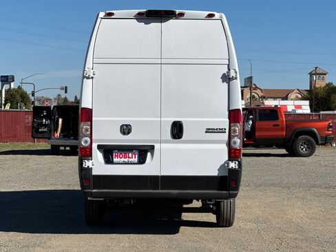 New 2026 RAM ProMaster 3500 w/ Quick Order Package 22G SLT image 4