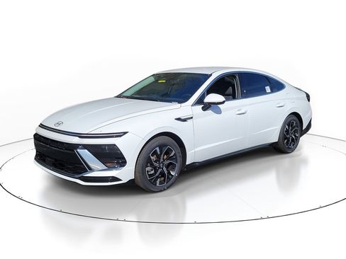 New 2025 Hyundai Sonata SEL image 2