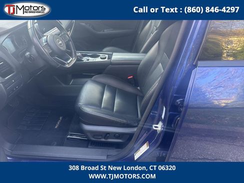 Used 2023 Nissan Rogue SL w/ SL Premium Package image 28