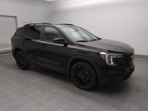 Used 2022 GMC Terrain SLE w/ Driver Convenience Package FWD image 13