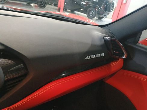 Used 2019 Ferrari 488 GTB RWD image 18