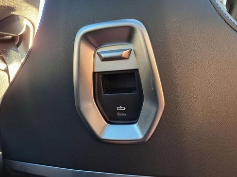 Used 2024 BMW 740i image 15