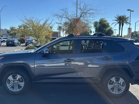 Used 2022 Toyota RAV4 XLE w/ Convenience Package image 4