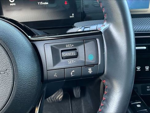 Used 2025 Nissan Kicks SR FWD image 11