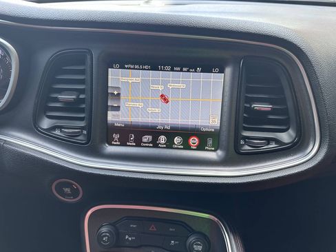 Used 2015 Dodge Challenger R/T Plus RWD image 19