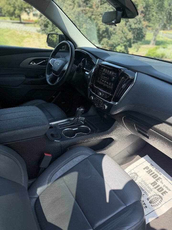 Used 2018 Chevrolet Traverse LT FWD image 6