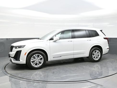 New 2025 Cadillac XT6 Luxury w/ LPO, Floor Liner Package image 3