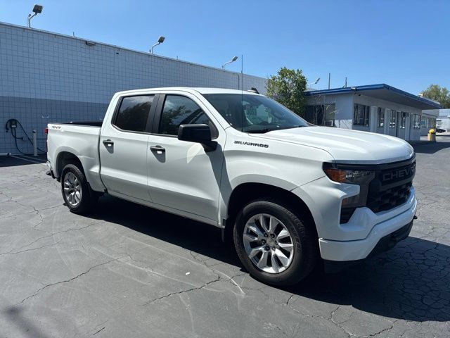 Used 2022 Chevrolet Silverado 1500 Custom AWD/4WD image 2